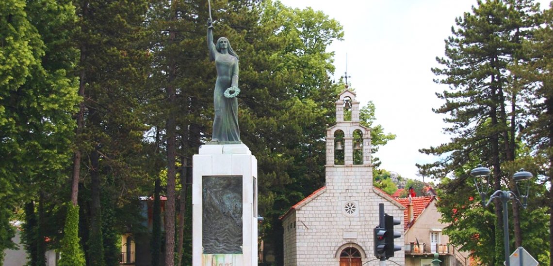 Lovćenska vila, памятник «Ловченская фея» в Цетине