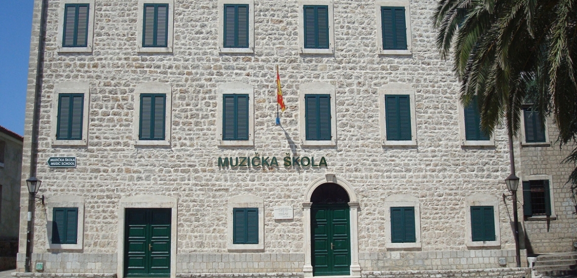 Osnovna Muzicka Skola, a music school in Herceg Novi