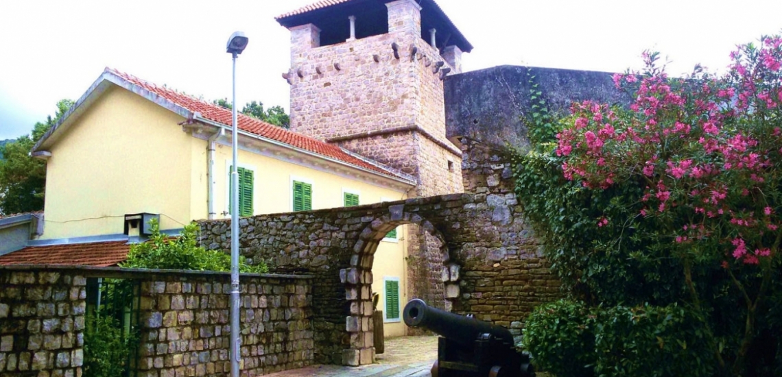Palata Buća, Buca palace (Buca castle) in Tivat