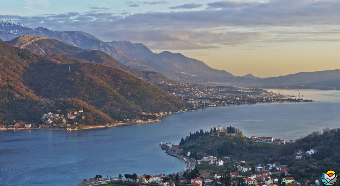 Панорама пролива Вериге, Каменари, Черногория